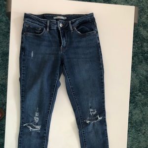 Levi’s women’s jeans size 26 style skinny jean 711